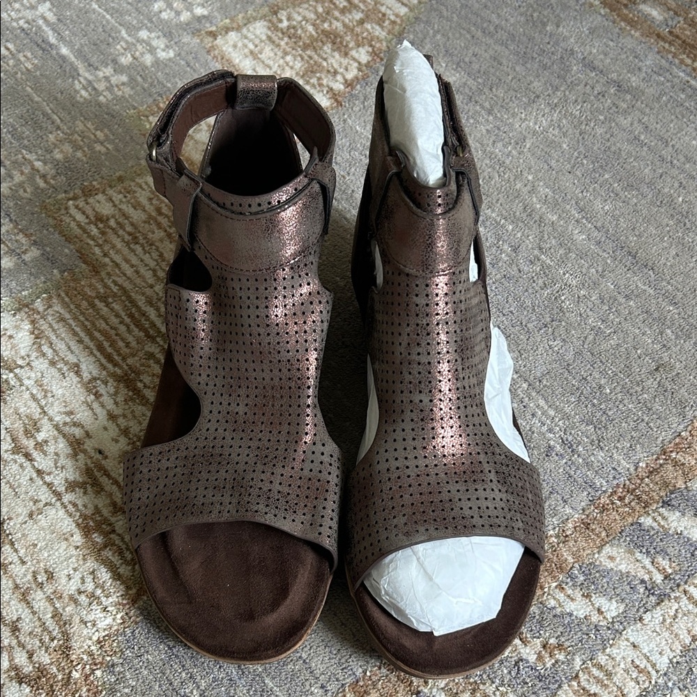 Pierre Dumas Metallic Bronze Perforated Ankle-Strap Sandals Size 8 New!
